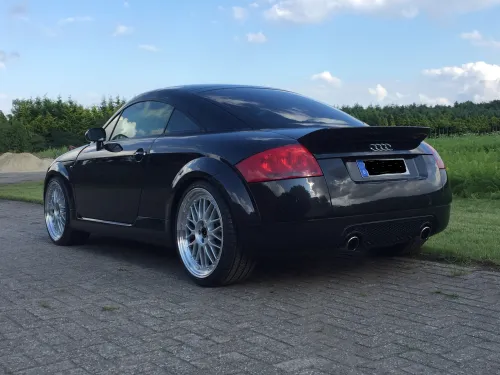 IB Le Mans ® 8,5x19 LK 5x100 Silber mit Edelstahlschrauben