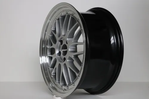 IB Le Mans ® Satz 8,5x18Zoll LK 5x112 Silber mit Edelstahlschrauben