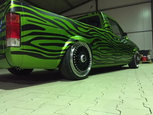 BSX Klassik Lip Satz 7x17Zoll ET35 LK 4x100 mit Tüv Schwarz