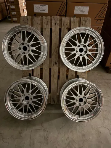 IB Le Mans ® 8,5 + 10 x 20 LK 5x112 ET30 Silber